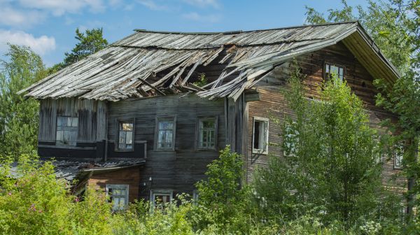 Cottage Demolition in Niceville
