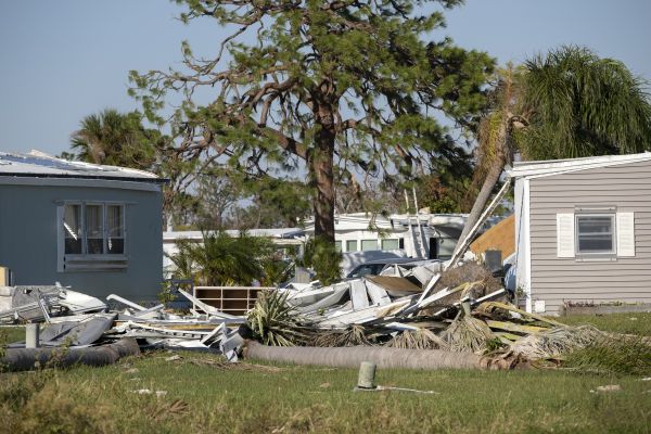 Double Wide Demolition in Niceville